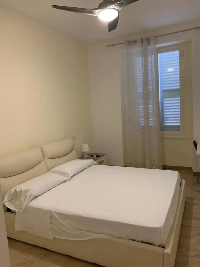 Guest house Affittacamere Black&White Genoa Italy